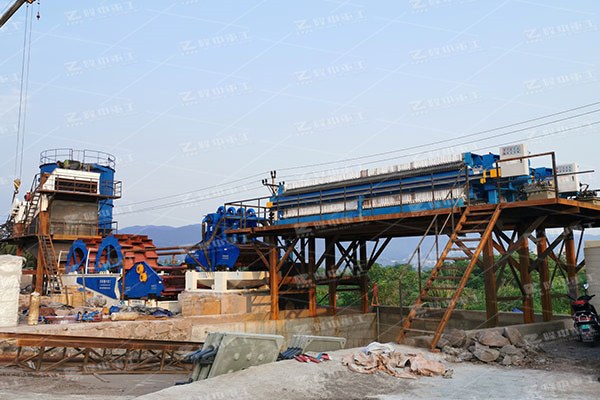 污泥壓濾機(jī)運(yùn)行過程中，要正確控制運(yùn)行設(shè)備